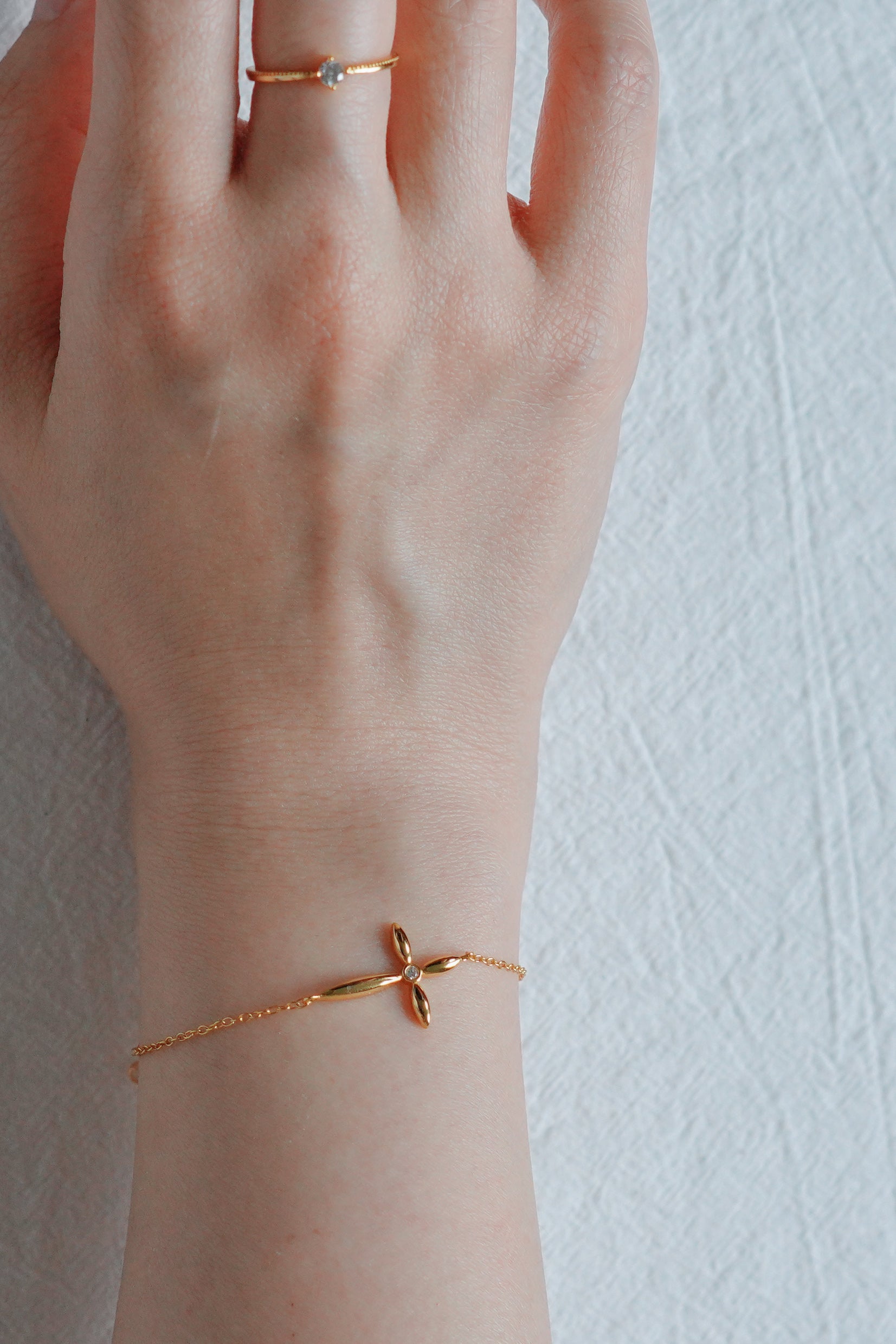 Dainty Gold Four-Petal Clover Crystal Bracelet