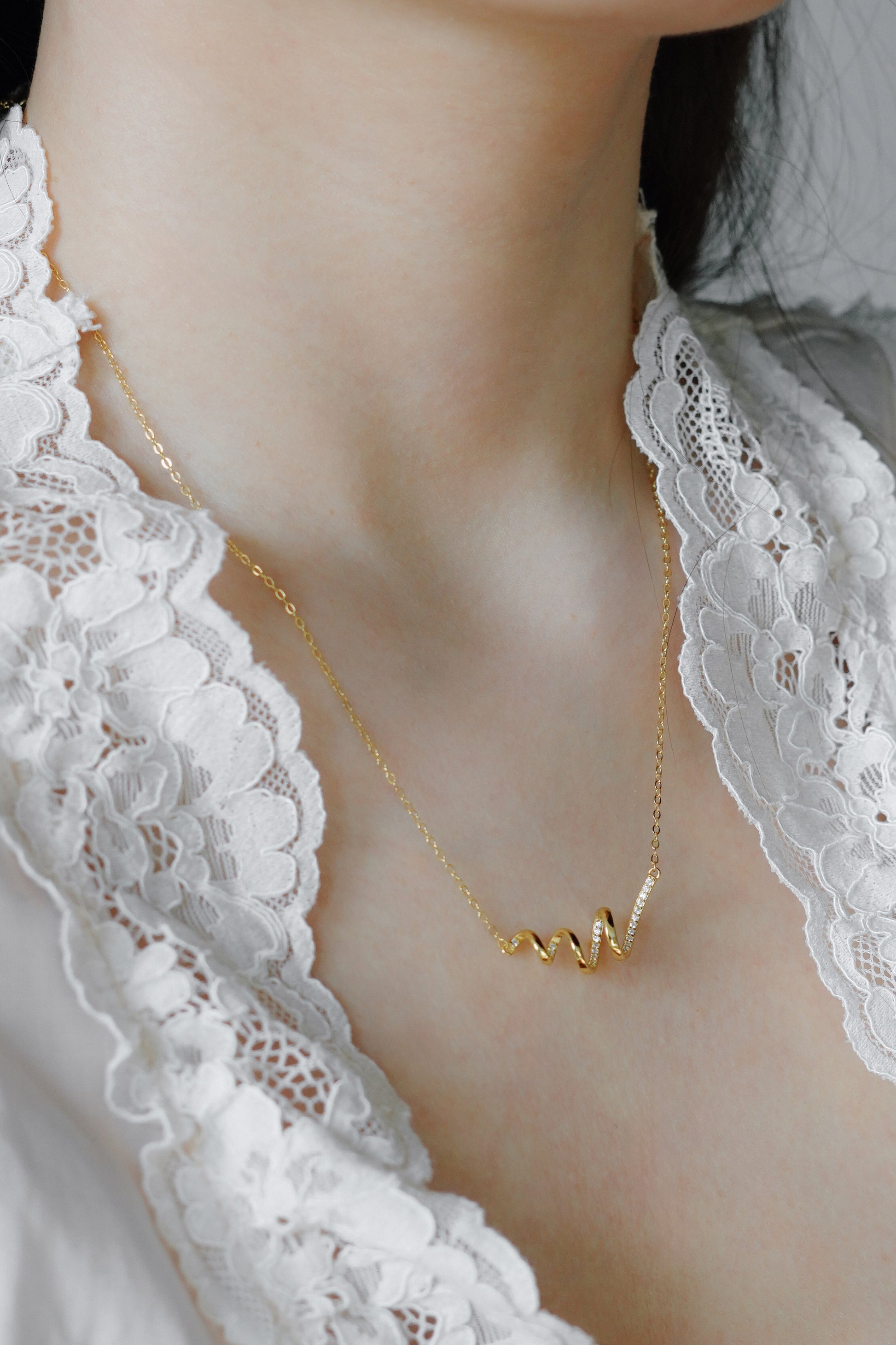 Dainty Gold Scribble Wave Crystal Necklace